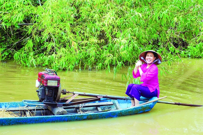 Nghe si Viet Huong: Ngay nao con co nhau thi song het cho nhau