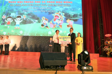 Công ty URC Việt Nam tài trợ quỹ bảo trợ trẻ em tỉnh Bình Dương nhân dịp Trung thu 2019