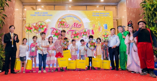 Nam A Bank cùng thiếu nhi đón mùa Trung thu ấm áp và tràn ngập ước mơ