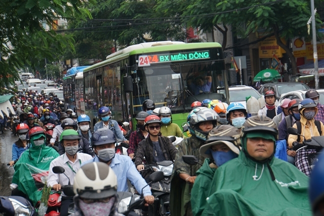 Dam bao viec di lai cua nguoi dan khi han che xe may vao noi thanh Sai Gon