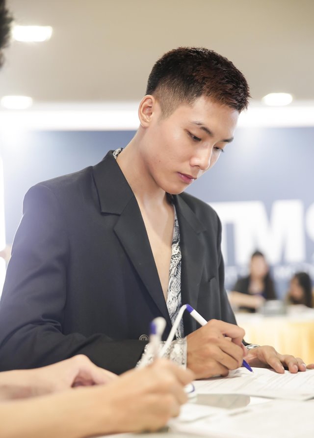 Thi sinh an mac quai di do bo ‘Vietnam’s Next Top Model 2019’