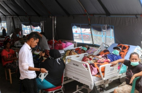 Hơn 200.000 người Indonesia chưa thể trở về nhà vì lo sợ động đất