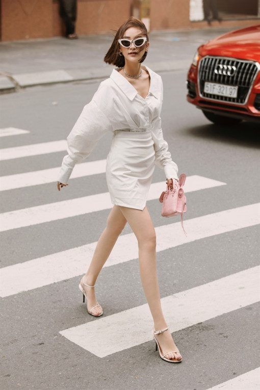 Bóc giá loạt túi xách hàng hiệu của Á hậu Hà Thu