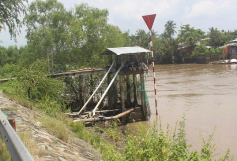 Sửa máy bơm cho công ty, 5 người bị điện giật thương vong