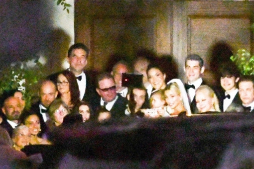 Justin Bieber và Hailey tung ảnh 'lung linh' hậu đám cưới