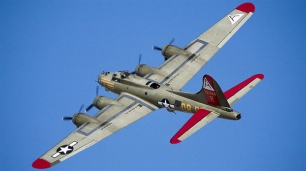 May bay nem bom huyen thoai B-17 roi khi bay, 7 nguoi thiet mang