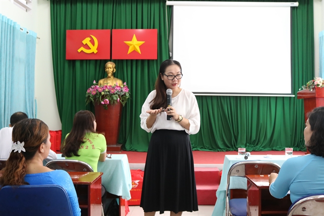 Chia nhau nhung bo ao dai