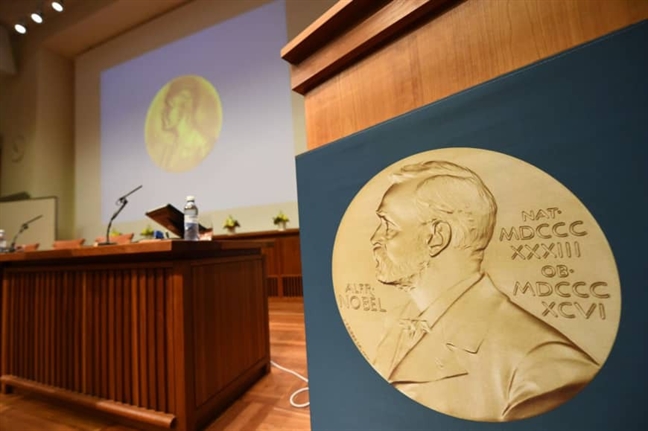 Nobel Van chuong 2018-2019: Ket qua bat ngo!