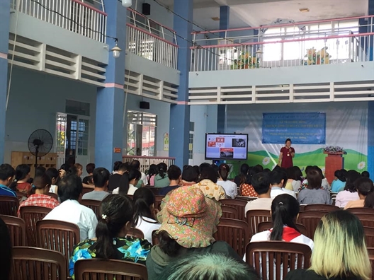 Nu tri thuc tinh nguyen truyen kien thuc chong xam hai tinh duc tre em