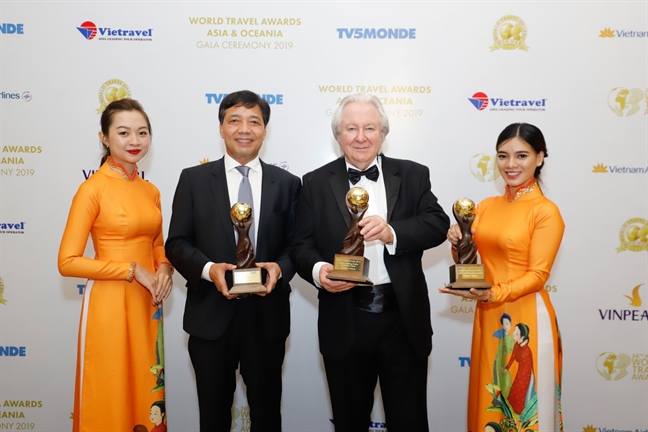 Vietnam Airlines don nhan 3 giai thuong uy tin tai World Travel Awards Asia 2019