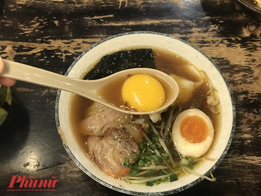 Sai Gon van co quan mi ramen gia re hon hai, ba lan thong thuong nhung vo cung chat luong