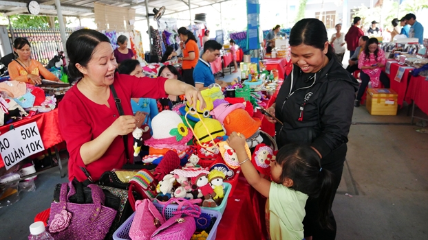 Ket noi phu nu khoi nghiep va cac hoat dong an sinh xa hoi