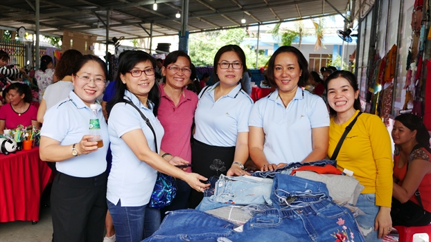 Ket noi phu nu khoi nghiep va cac hoat dong an sinh xa hoi