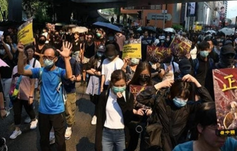Hồng Kông lại biểu tình bất chấp lệnh cấm từ cảnh sát