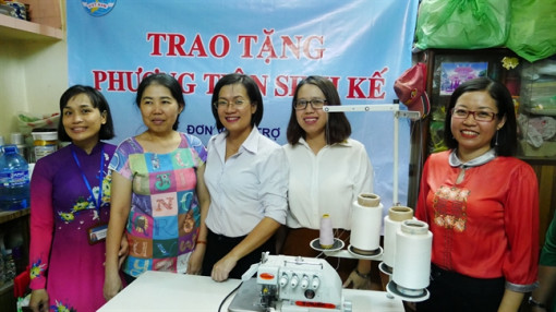 Những món quà trao gửi yêu thương