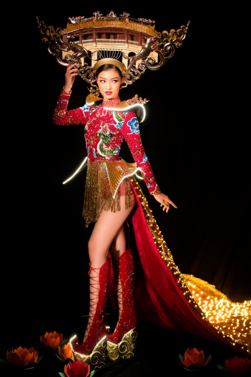 Bật mí mẫu trang phục truyền thống Á hậu Kiều Loan mang đến ‘Hoa hậu Hoà bình Quốc tế 2019’