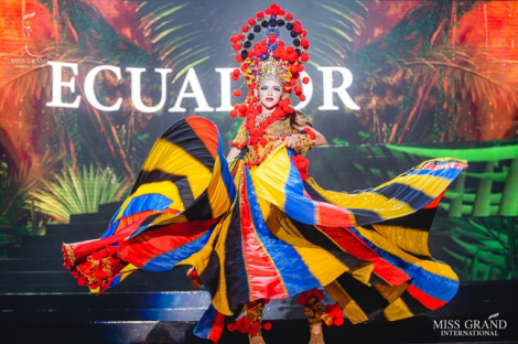 Những trang phục truyền thống lộng lẫy tại ‘Hoa hậu Hoà bình Quốc tế 2019’
