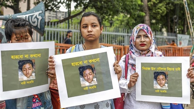 Toa an Bangladesh tuyen tu hinh 16 nguoi lien quan den vu thieu song mot nu sinh