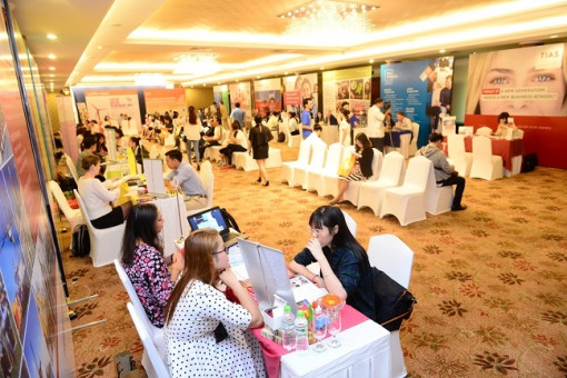 Đại diện 14 trường đại học và tổ chức giáo dục hàng đầu Hà Lan tư vấn “One-on-One” tại Triển lãm du học Hà Lan 2019