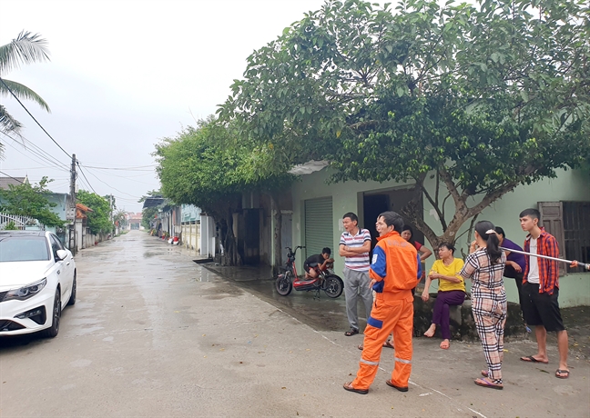 Lap duong day nong ho tro cac gia dinh co nguoi nghi gap nan o Anh