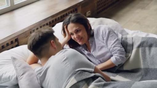 Ba năm chồng ngoại tình