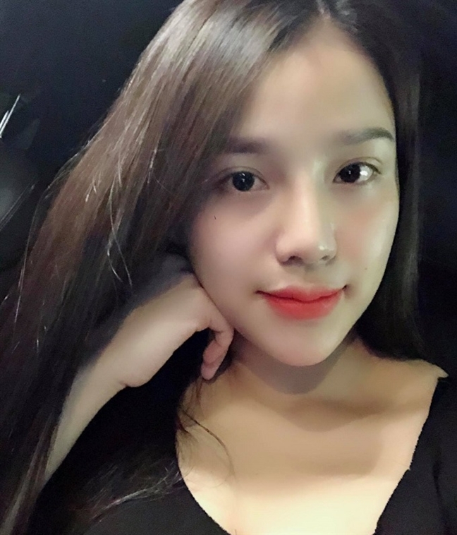 Nhan sac va gia san tien ty cua 5 nang WAGs Viet