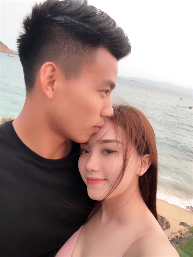 Nhan sac va gia san tien ty cua 5 nang WAGs Viet