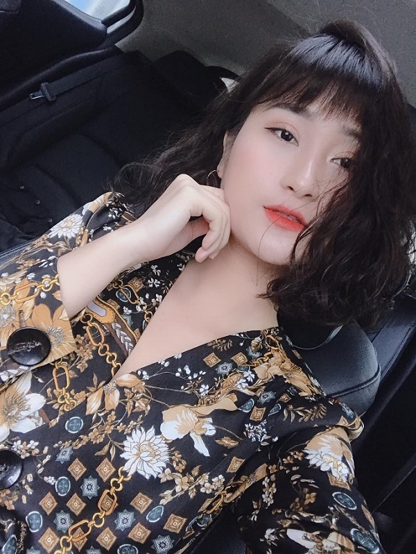 Nhan sac va gia san tien ty cua 5 nang WAGs Viet