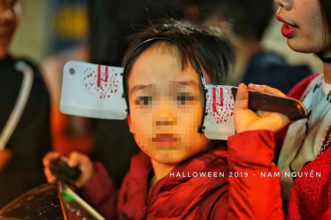 Sau dem Halloween, fanpage truong mam non tran ngap hinh anh kinh di