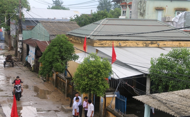 Hai muoi nam sau con lu lich su, lang Rong hoi sinh tren nhung ky uc buon