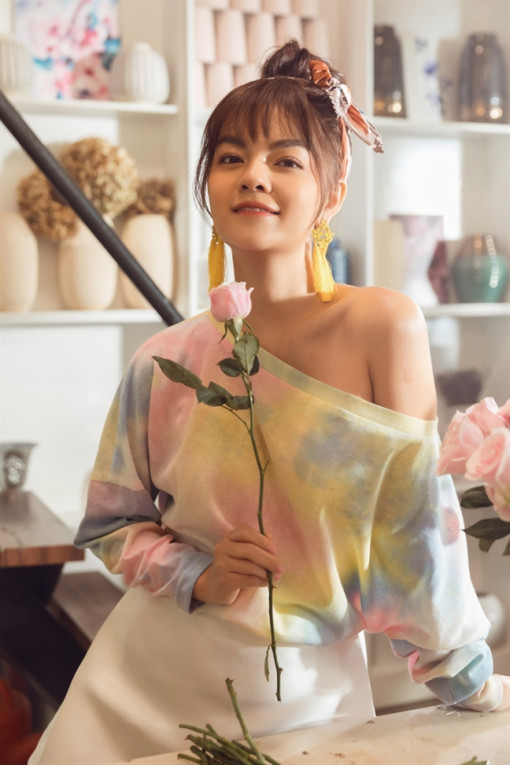 Những kiểu tóc giúp Phạm Quỳnh Anh trẻ hơn chục tuổi