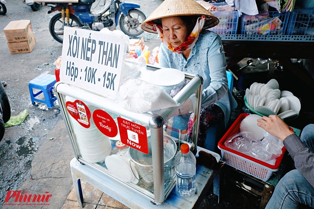 Xoi nep than nong hoi ngon re nuc tieng Sai Gon