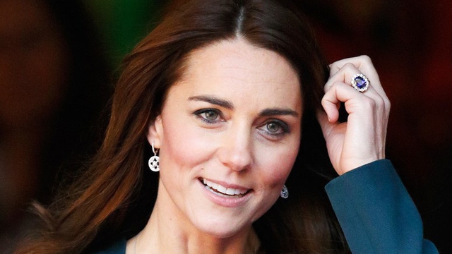 Cong nuong Kate Middleton 'cat bot' hoa tai cua me chong qua co?