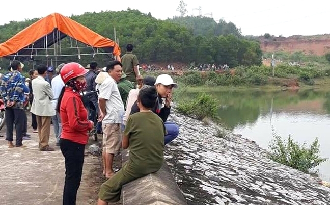 Ba noi diem tinh mot cach la thuong khi thuc nghiem hien truong sat hai chau gai