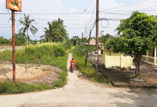 Cam moc gioi duong vao dinh Thanh Phu chua dung quy dinh