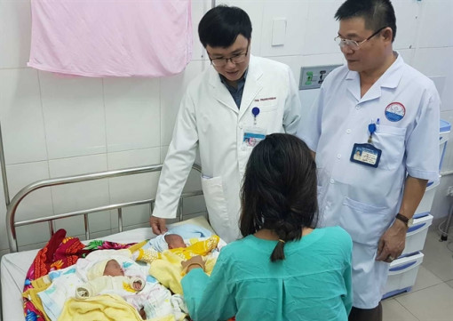 Cặp song sinh ra đời bằng phương pháp thụ tinh ống nghiệm đầu tiên tại Bệnh viện Đa khoa Quảng Trị