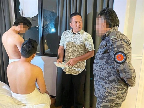 Malaysia bắt 2 người đàn ông Việt hành nghề mát xa bất hợp pháp