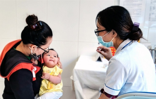 1 trẻ em tử vong sau tiêm vắc xin dịch vụ Hexaxim