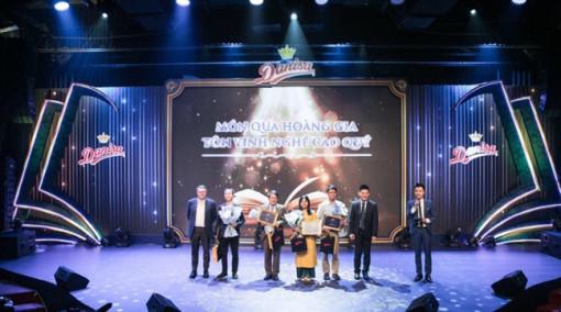 Triệu tấm lòng tôn vinh nghề cao quý tại đêm nhạc 'Danisa - Món quà hoàng gia tôn vinh nghề cao quý'