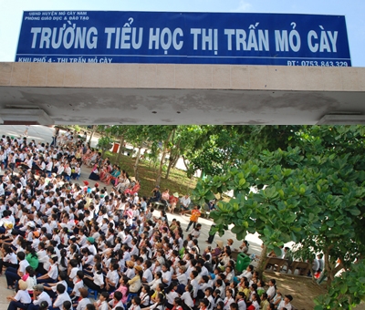 Be gai 7 tuoi nhanh tri thoat khoi nguoi phu nu dinh bat coc, lot vong vang