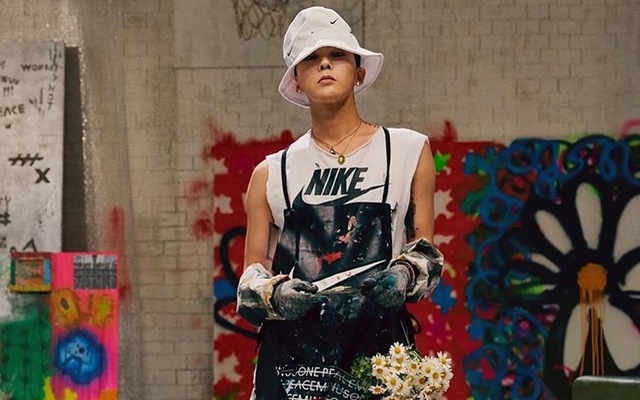 Can canh chiec giay Nike do G-Dragon thiet ke chay hang trong 0,06 giay