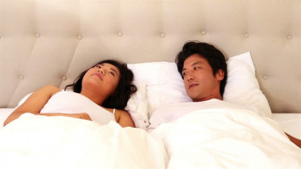 Lên giường mà 'bên sôi bên nguội' phải làm sao?