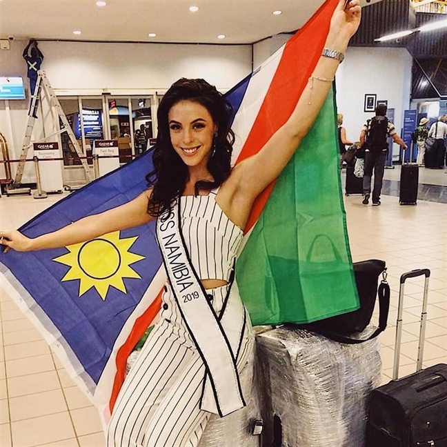 Thoi trang san bay sanh dieu cac dai dien tham du 'Miss Universe 2019'