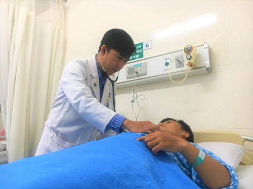 Đang đá bóng bỗng xuất hiện... cơn đột quỵ