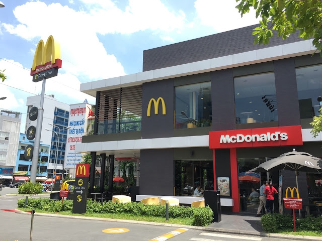 McDonald’s kho canh tranh voi… hu tiu go