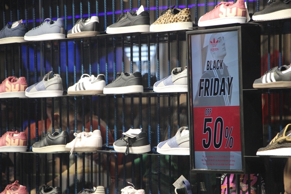 Black Friday nhieu khach hut hang vi hang khong giam gia