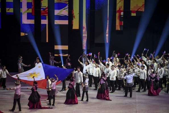 Philippines khai mac SEA Games 30 bang man trinh dien day sac mau