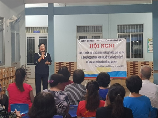 Truyền thông bình đẳng giới bằng tiếng Việt và tiếng Hoa
