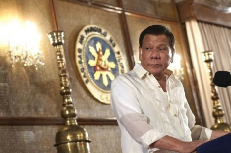 Tổng thống Duterte ra lệnh cho hải quân tiêu diệt cướp biển