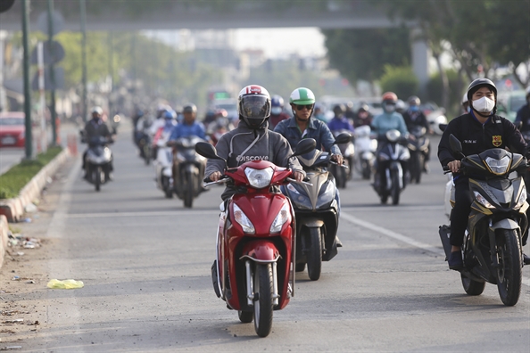 Troi tro lanh, nguoi Sai Gon quang khan, mac ao am khi ra duong